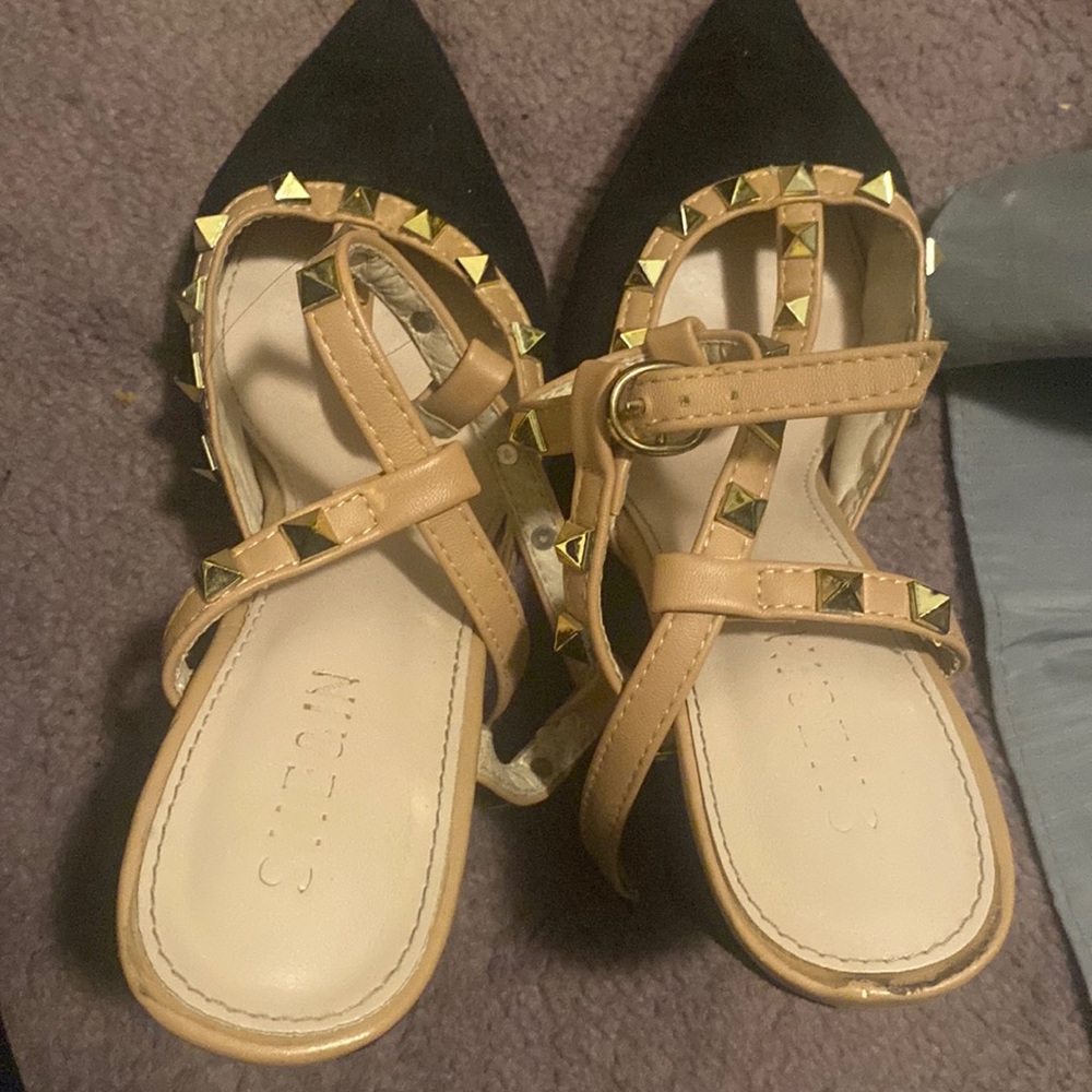 I can give these shoes out